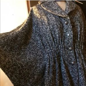 Steve Madden Bat-winged gray tweed poncho/ cape